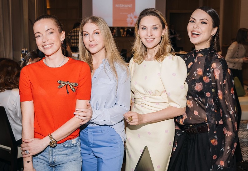 Виктория Лопырёва, Светлана Абрамова, Ольга Зайцева и другие гости презентации нового аромата