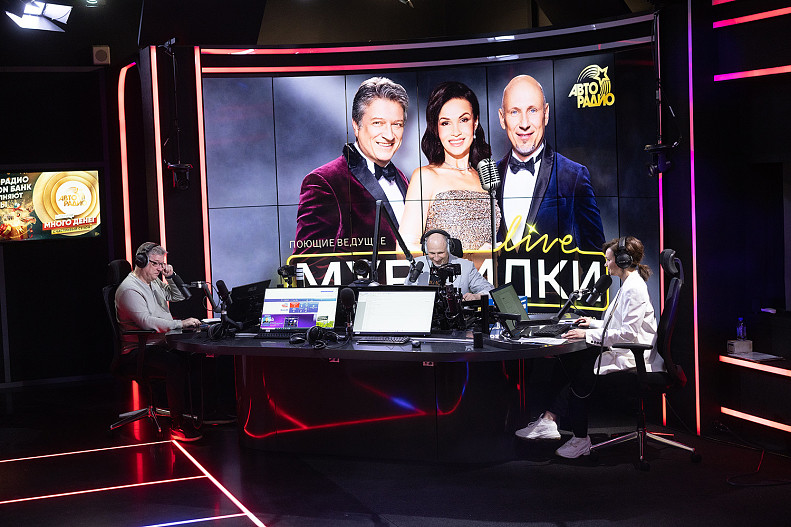 ведущие шоу «Мурзилки LIVE»