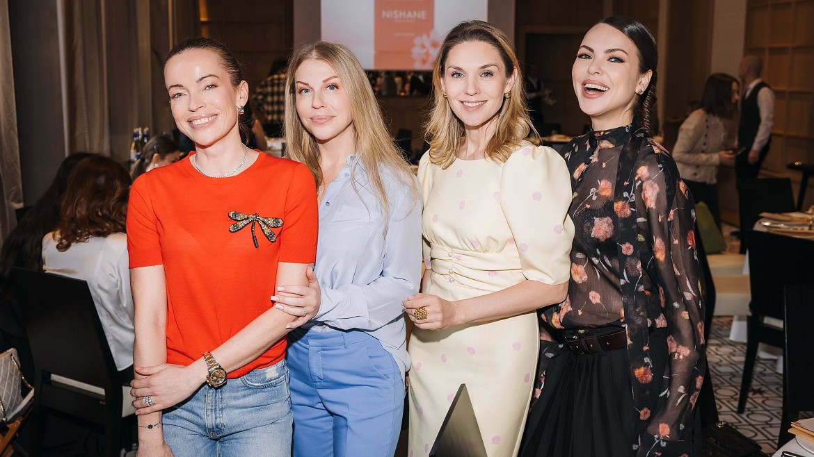 Виктория Лопырёва, Светлана Абрамова, Ольга Зайцева и другие гости презентации нового аромата