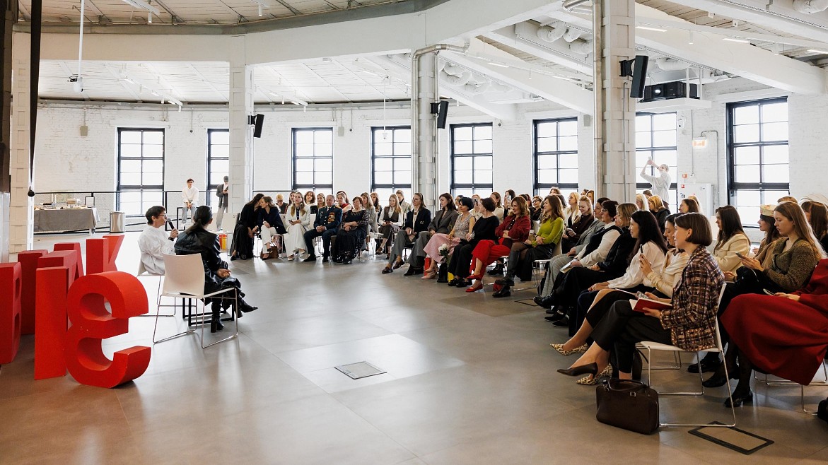 «Женский код: диалоги с мамой» в Центре Зотов