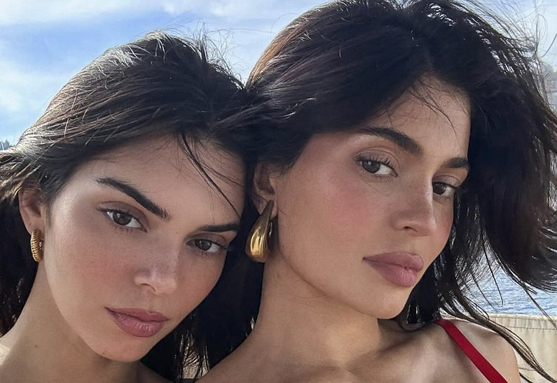 Кайли Дженнер публично отчитала Кендалл