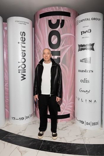 Аркадий Новиков