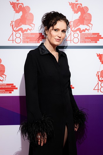 Рената Пиотровски (украшения Mercury)