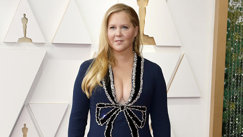 Экстремально похудевшая Эми Шумер показала селфи в купальнике.