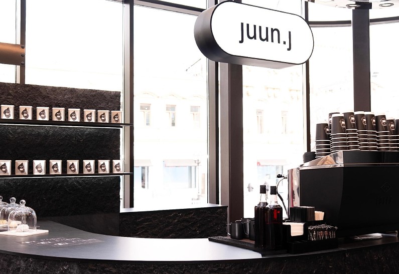Кофейный поп-ап JUUN.J в ЦУМе