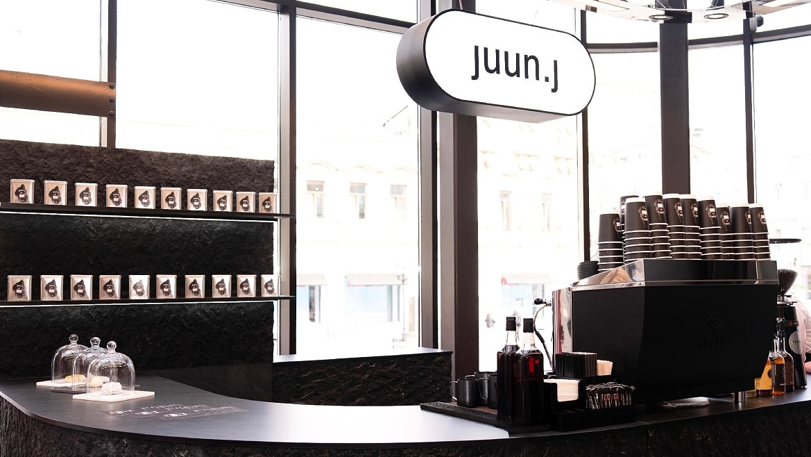 Кофейный поп-ап JUUN.J в ЦУМе