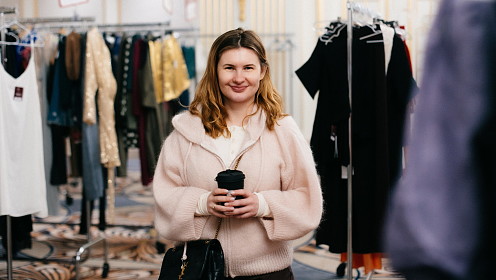 Анна Цуканова-Котт, Ян Гэ и Полина Аскери поддержали благотворительную распродажу фонда «Жизнь как чудо»