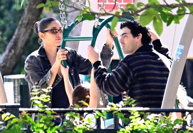 Джо Джонас официально подтвердил свои новые отношения