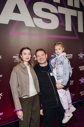 DJ Smash с семьей