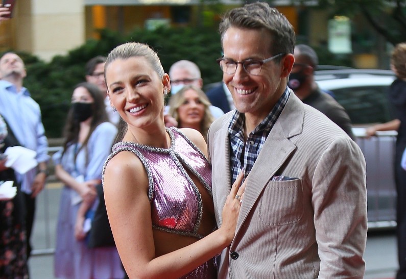 Блейк Лайвли требует в суде возмещения ущерба в размере до 300 миллионов долларов