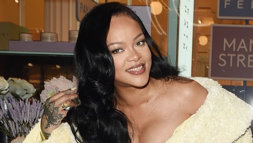 Рианна снялась в первой совместной фотосессии с маленькой дочерью