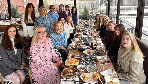 В Москве прошел первый блогерский женский турецкий завтрак