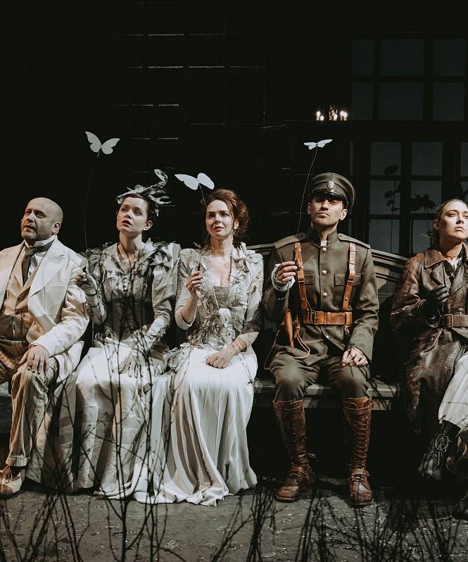 Гид по гастролям Театра Наций в Санкт-Петербурге