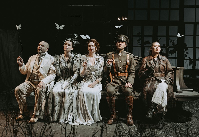 Гид по гастролям Театра Наций в Санкт-Петербурге