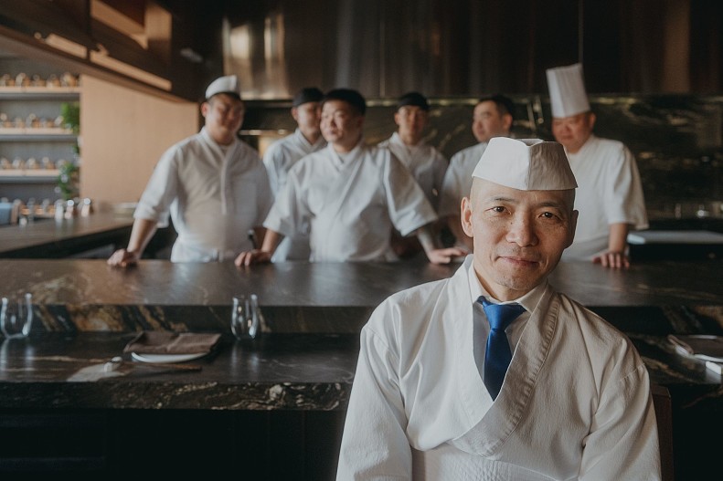 Такуми Вада-сан и команда ресторана