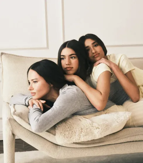 Адриана Лима с дочерьми