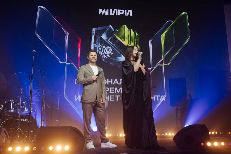 Павел Деревянко и MIRAVI