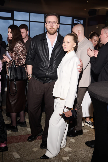 Данила Якушев со спутницей