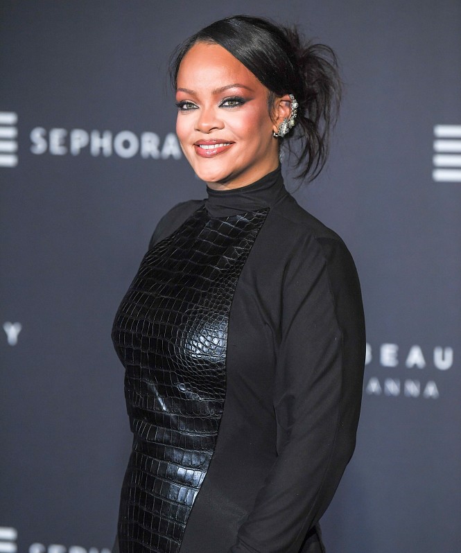 Рианна снялась в самой смелой рекламе своего бренда