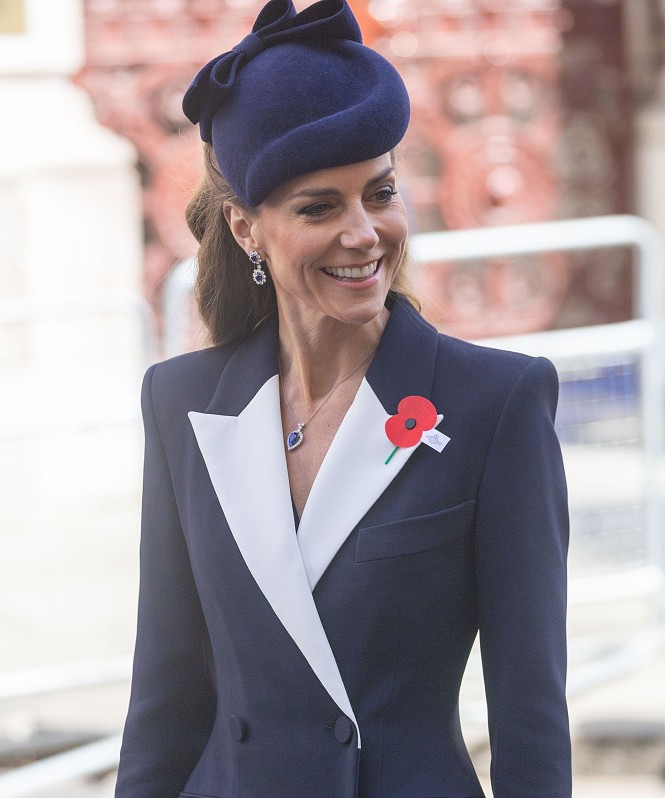 Кейт Миддлтон и принцесса Анна поддержали Австралию после тура Меган Маркл и принца Гарри