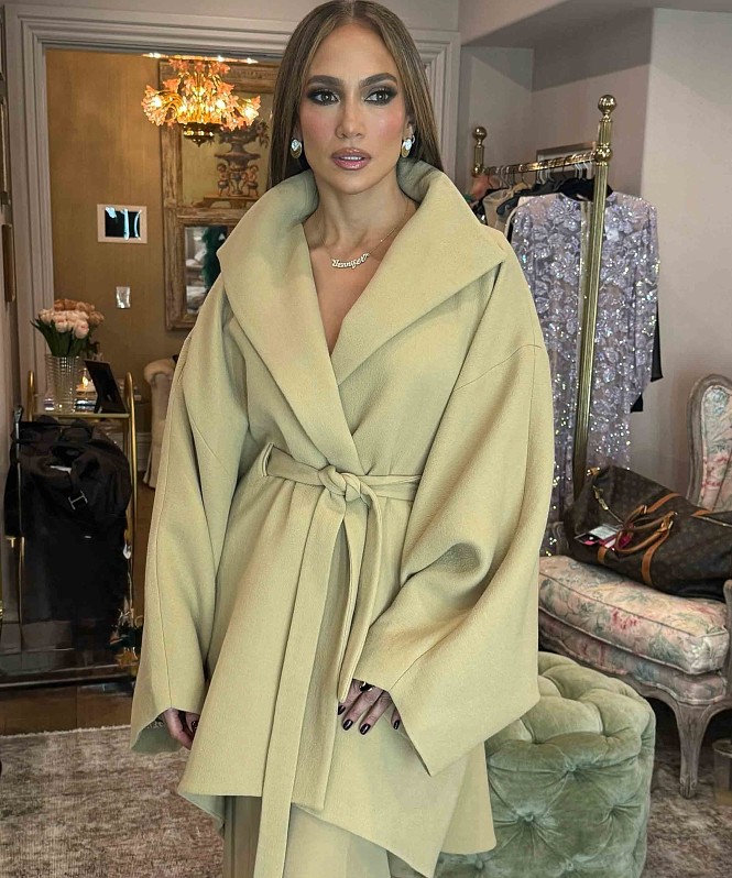 Дженнифер Лопес похвасталась спортивными достижениями на честном фото