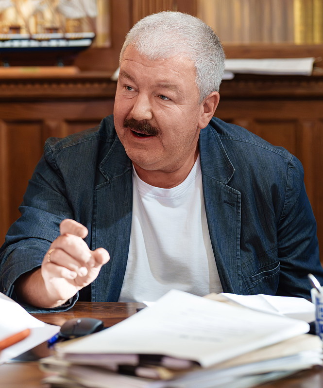 Александр Робак и Михаил Кремер приступили к съемкам в сериале «Отдел резонансных дел»