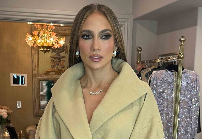 Дженнифер Лопес похвасталась спортивными достижениями на честном фото