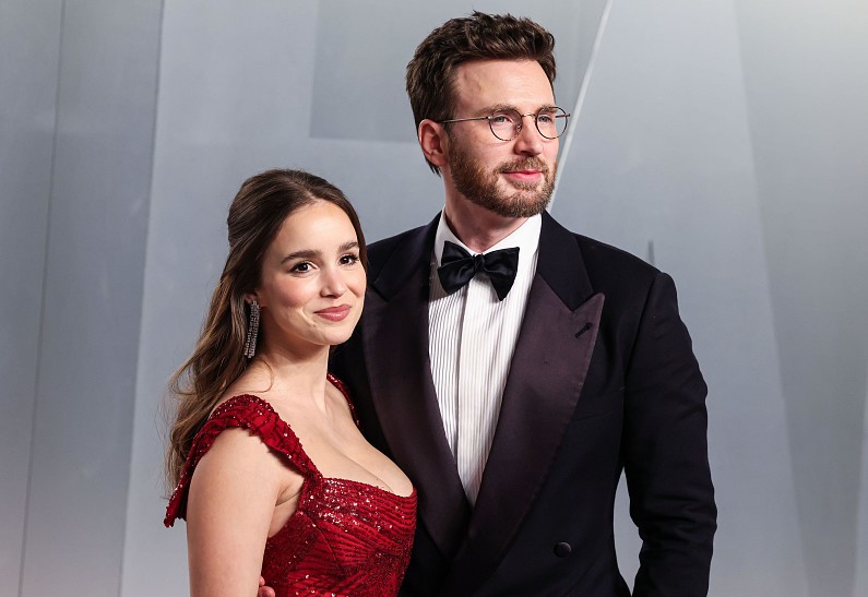 Альба Баптиста впервые за долгое время рассказал о браке с Крисом Эвансом