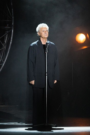 Олег Меньшиков