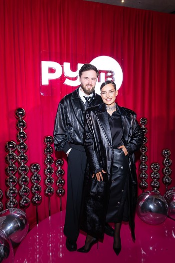 Toni, Seville (Artik & Asti)