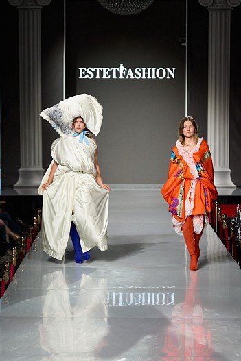 Показ Аники Керимовой