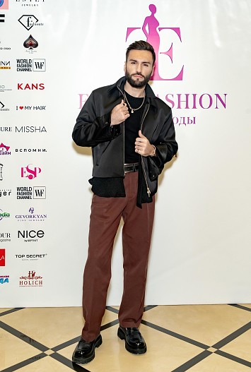 Максим Завидия