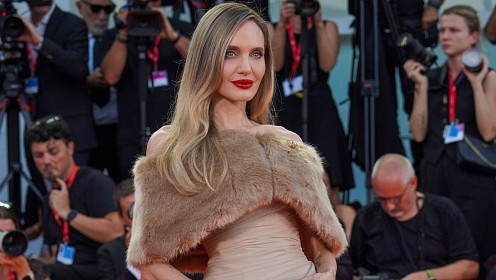 Поклонники Анджелины Джоли серьезно обеспокоены состоянием ее здоровья