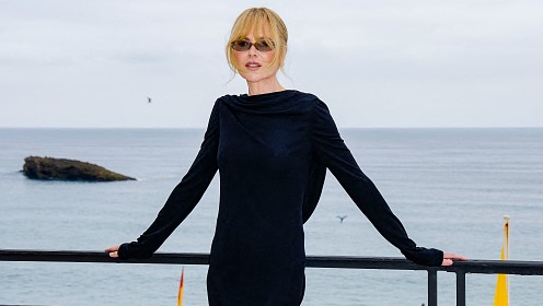 Внешний вид Николь Кидман на показе во Франции вызвал тревогу у фанатов