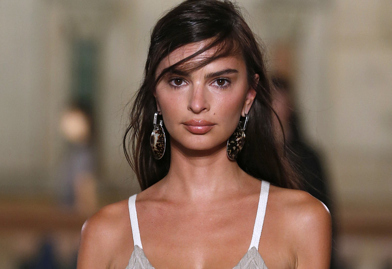 Эмили Ратаковски и ее сын стали лицами новой рекламной кампании Chanel