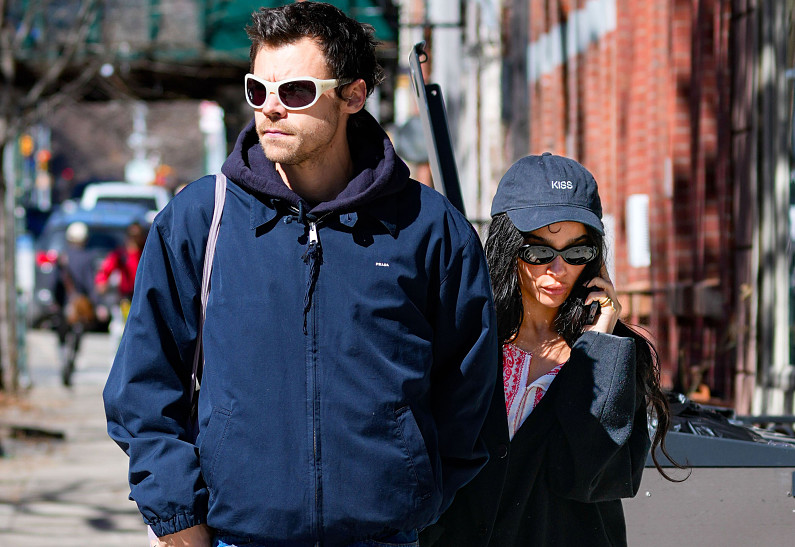 Стала известна стоимость помолвочного кольца Зои Кравиц от Гарри Стайлса