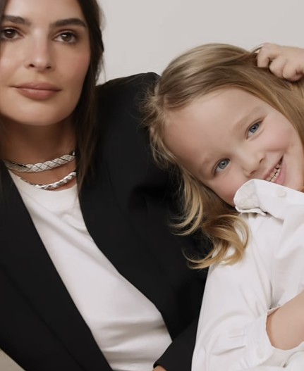 Эмили Ратаковски с сыном