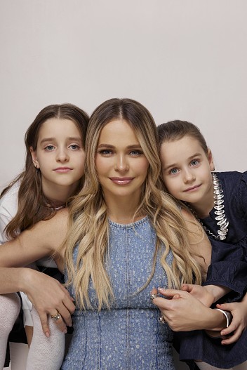 Анна Хилькевич с дочерьми