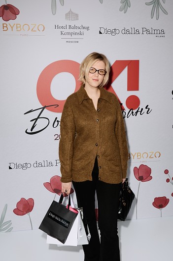 Стася Толстая