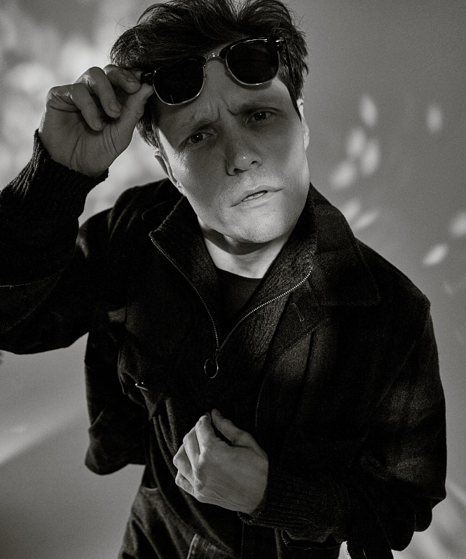 «Мы сняли отличный детектив»: Евгений Санников — о сериале «Отпечатки», «негодяйском» кинобэкграунде и тхэквондо