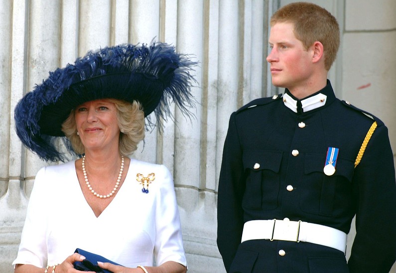 Принц Гарри окончательно поссорился с королевой Камиллой