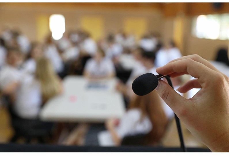 Страх публичности: почему критика незнакомцев ранит сильнее, чем кажется