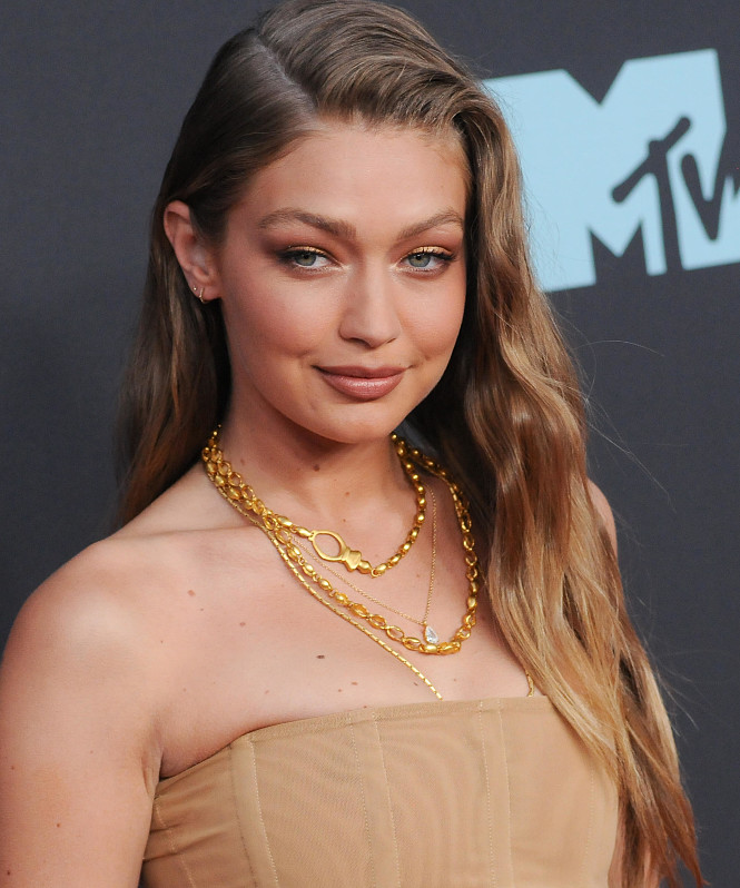 Джиджи Хадид резко высказалась о своем упоминании в файлах Эпштейна