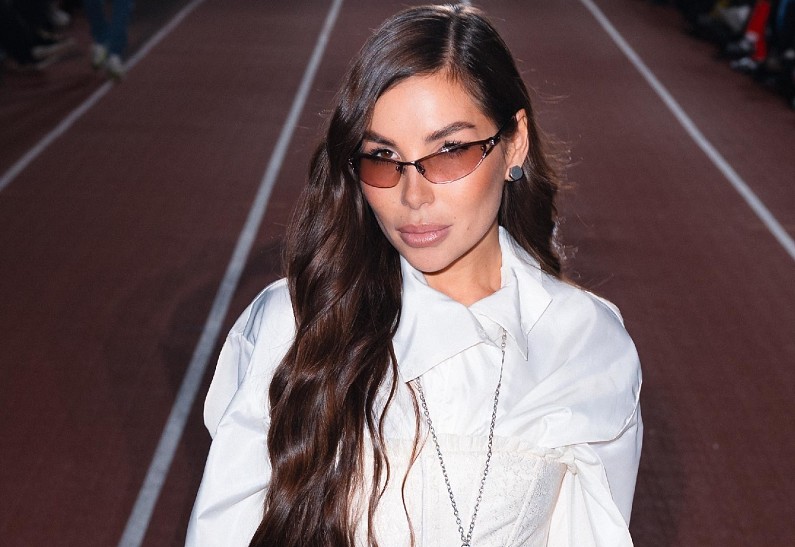 Елена Перминова, Анастасия Решетова, Карина Нигай, Юрий Колокольников и другие гости масштабного модного показа