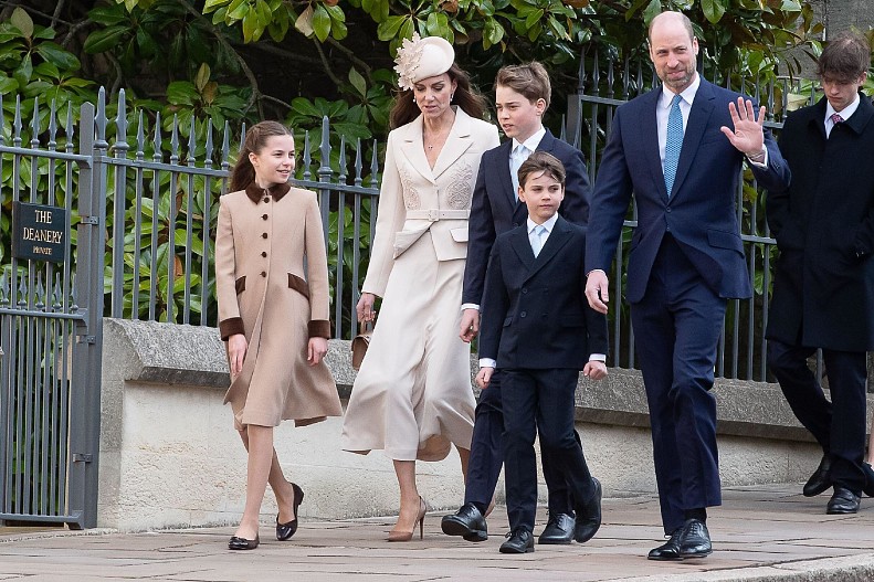 Кейт Миддлтон и принц Уильям с детьми