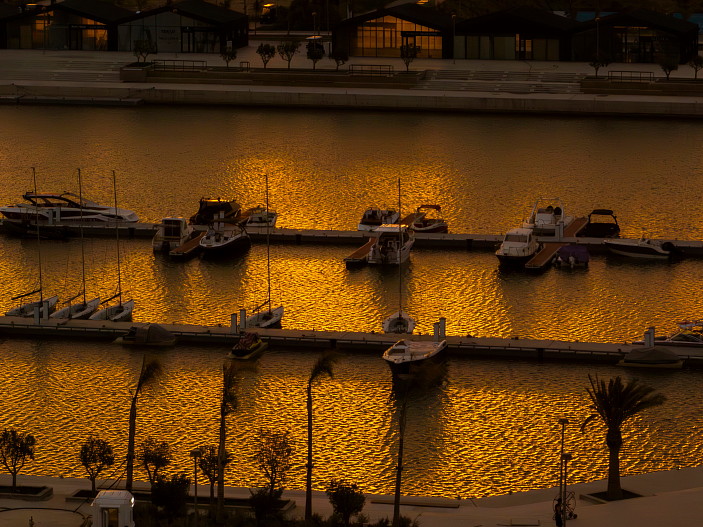 Яхт-клуб Sea Breeze