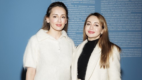 Анжелика и Кристина Каширины, Аврора, Вика Газинская и другие гости открытия выставки «Наследие эпохи. Семен Чуйков»