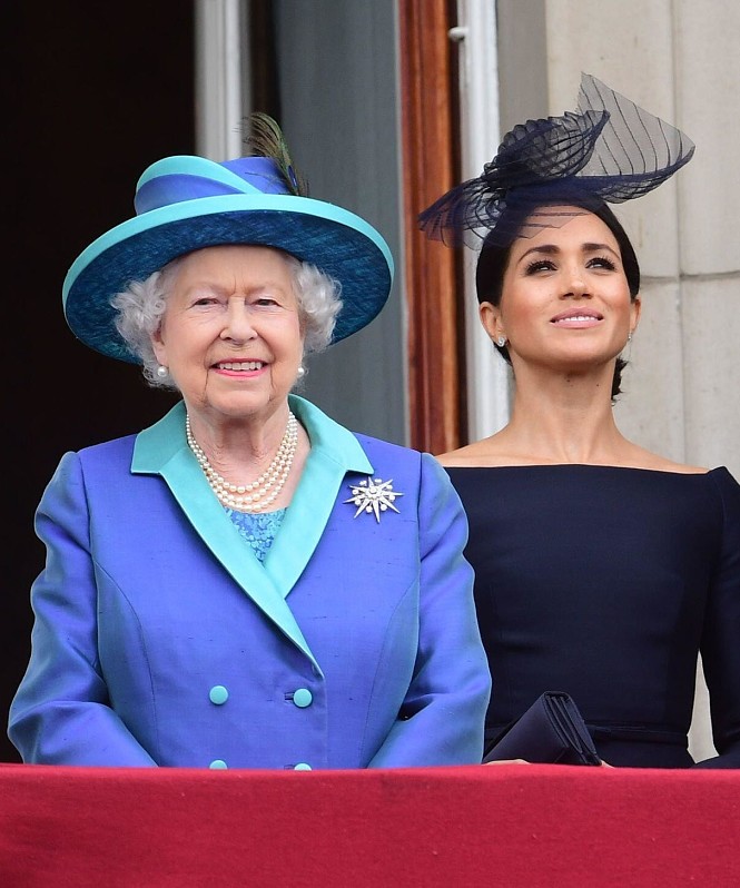 Стало известно, чем Меган Маркл разозлила Елизавету II. Рассказываем!