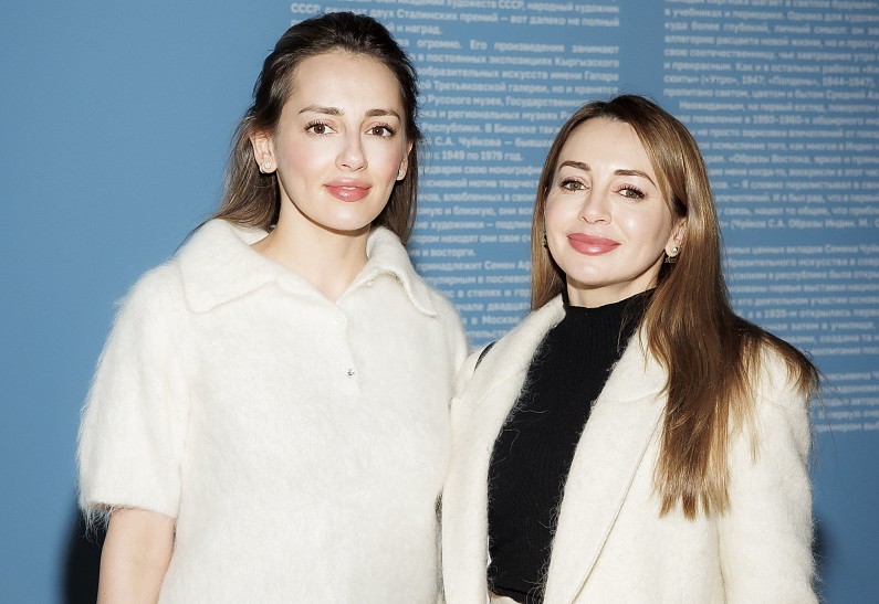 Анжелика и Кристина Каширины, Аврора, Вика Газинская и другие гости открытия выставки «Наследие эпохи. Семен Чуйков»