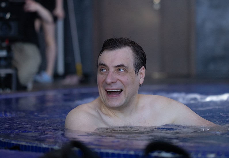 Евгений Цыганов и Юлия Александрова приступили к съемкам в сериале «Уехать нельзя остаться»